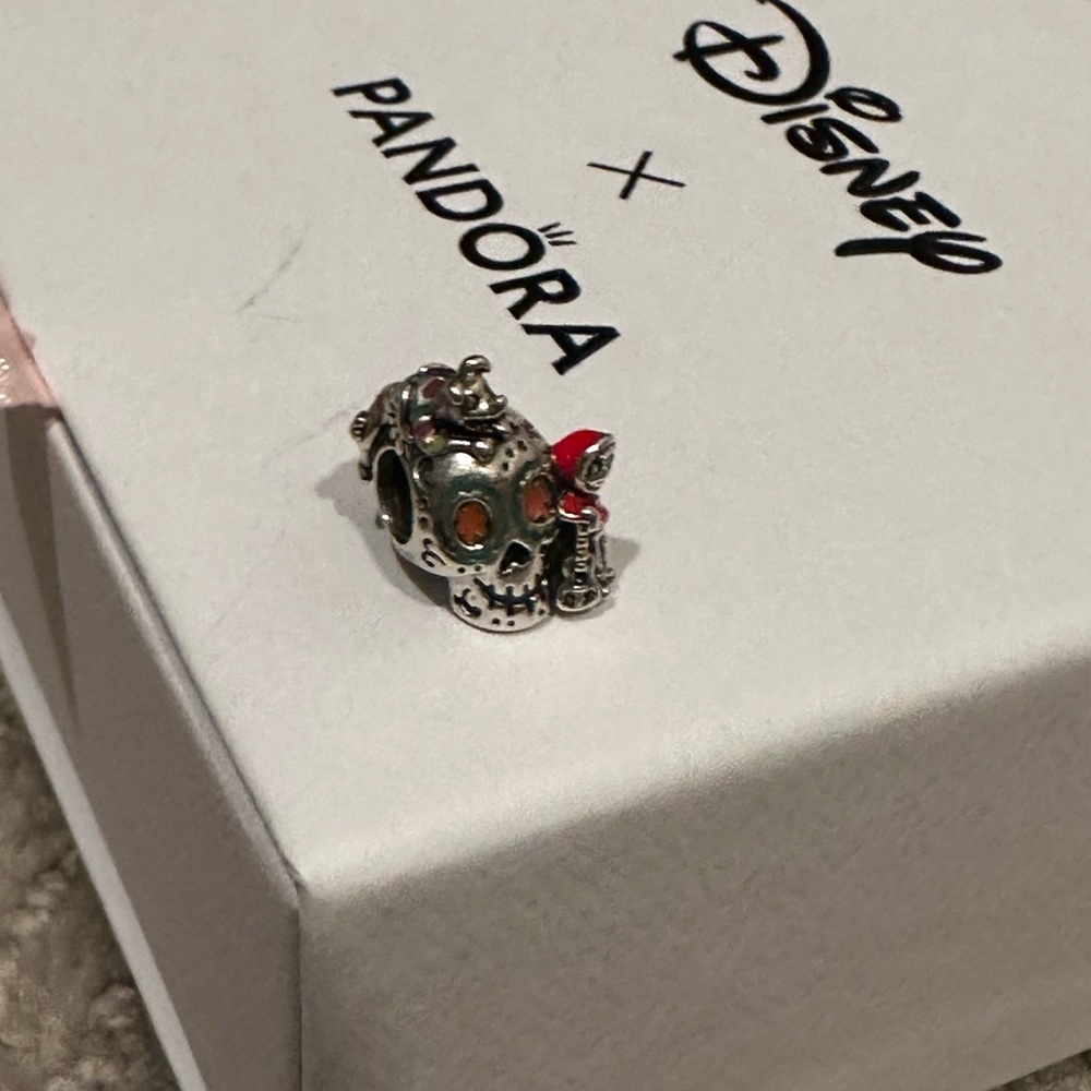 Pandora x Disney Silver Charm COCO Miguel w/alebrije Día de Muertos